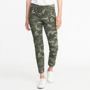 Old Navy pixie camo pant 0 Petite
